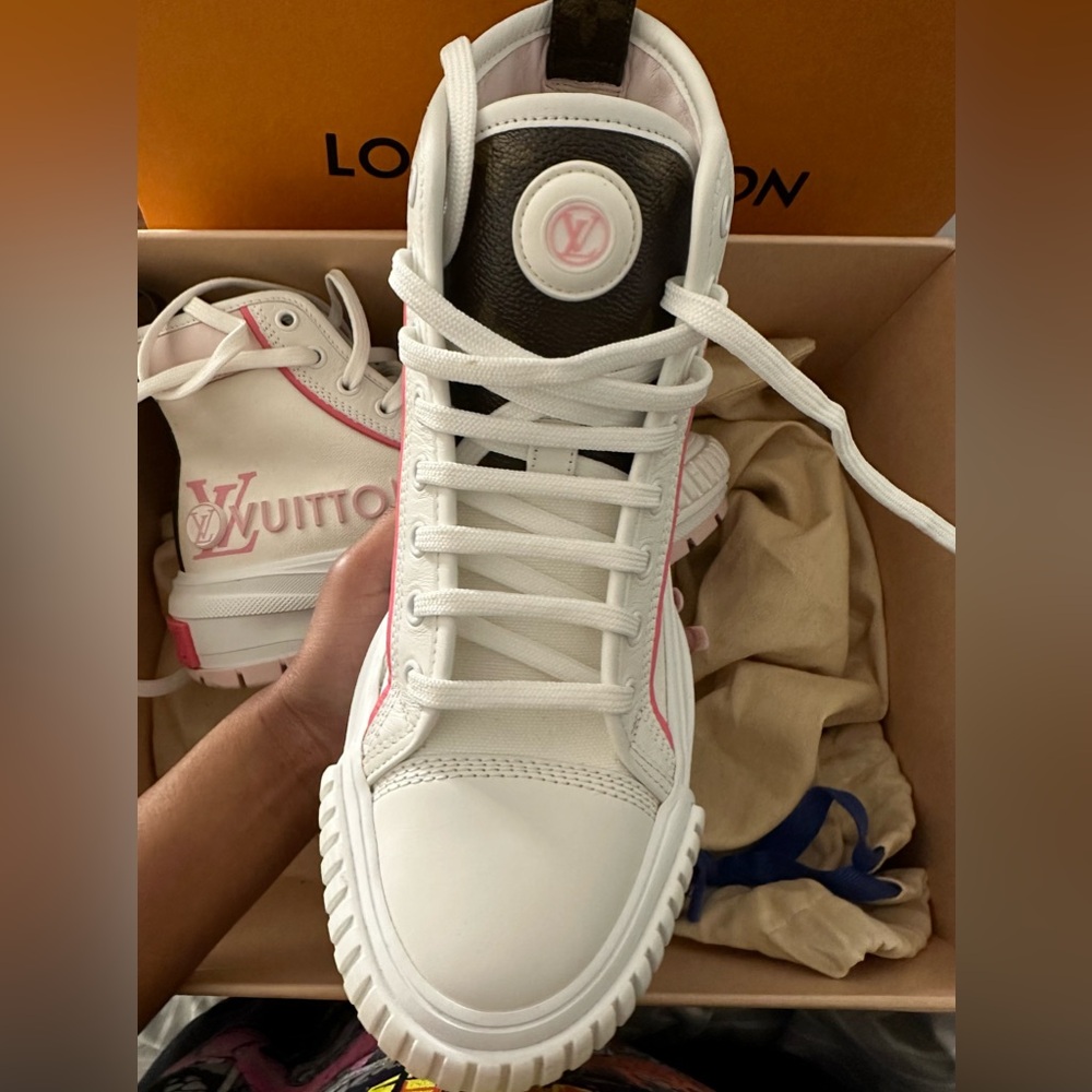 Louis Vuitton Boot - Louis Vuitton Squad Sneaker Boot - Picture 3 of 5